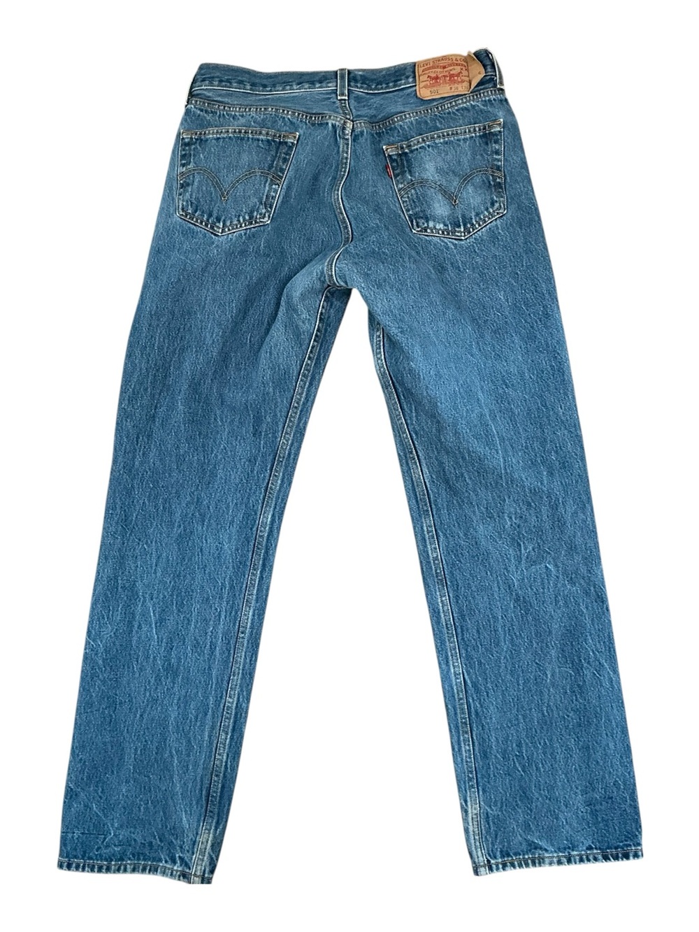 Vintage Levi’s 501 button fly  straight leg medium wash jeans 34x32